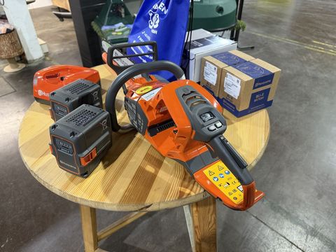 [3244-5529558-2.jpg]