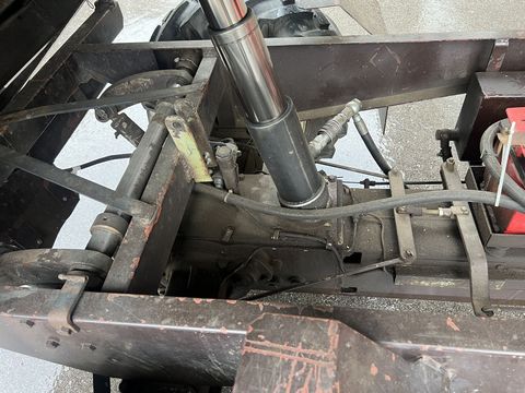 [3244-5563989-9.jpg]