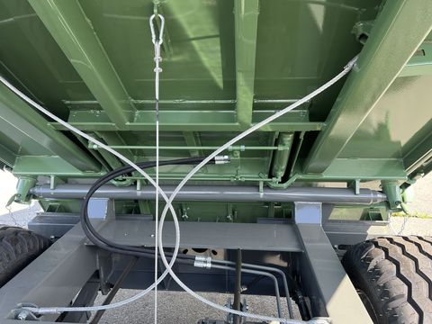 [3244-5667353-23.jpg]