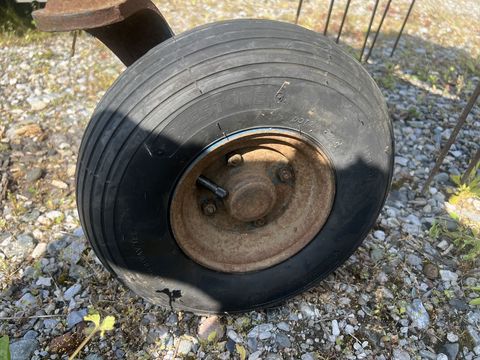 [3244-5766833-7.jpg]