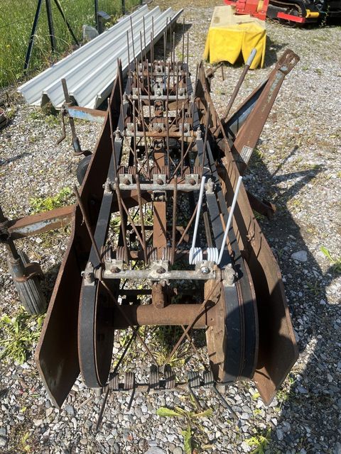 [3244-5766833-8.jpg]