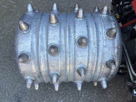 [3244-5985790-6.jpg]