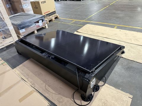 [3244-6099639-0.jpg]