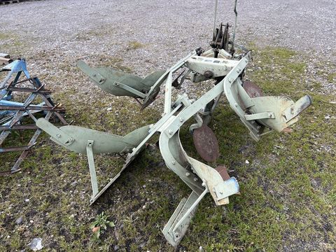 [3244-6391385-3.jpg]