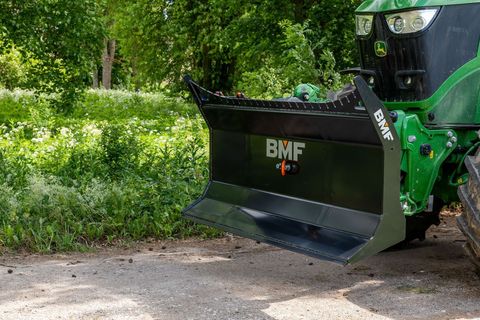 [3244-6395382-12.jpg]