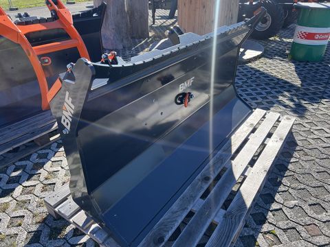 [3244-6395382-6.jpg]