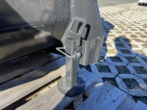 [3244-6395385-12.jpg]