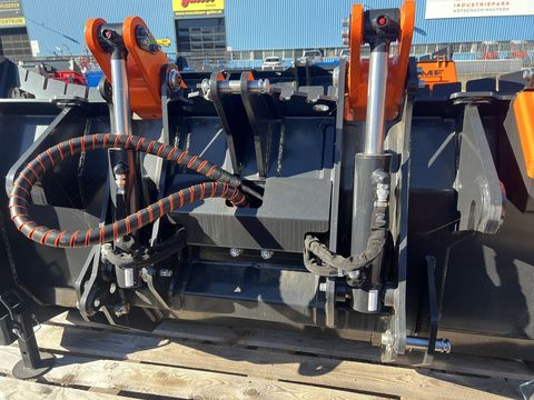 [3244-6395385-7.jpg]