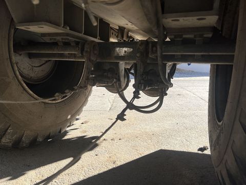 [3244-6409991-13.jpg]