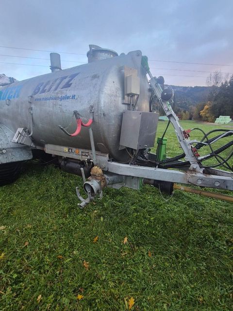 [3244-6409991-25.jpg]