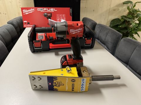 [3244-6455138-14.jpg]