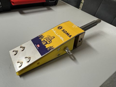 [3244-6455138-2.jpg]