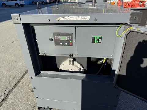 [3244-6470315-5.jpg]