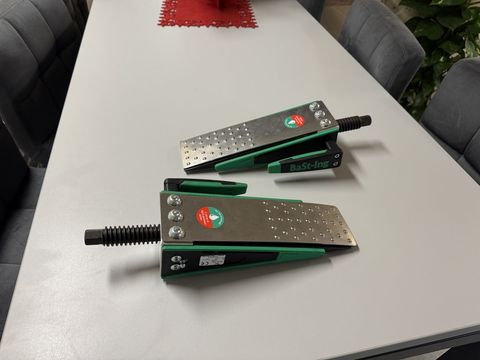 [3244-6477926-0.jpg]