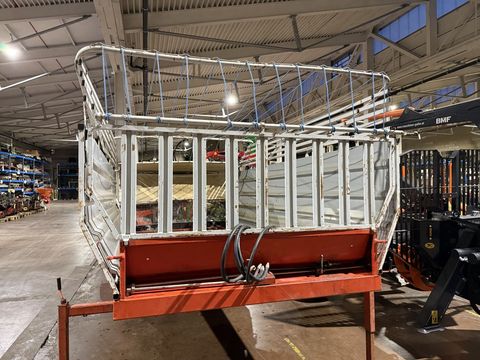 [3244-6503621-2.jpg]