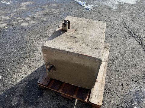 [3244-6663815-4.jpg]