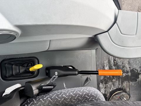 [3244-6671128-19.jpg]