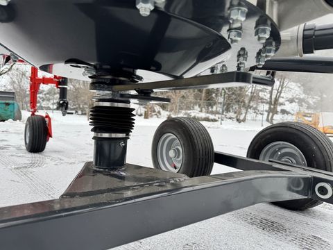 [3244-6686553-23.jpg]