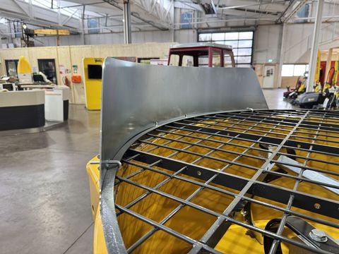 [3244-6720547-13.jpg]