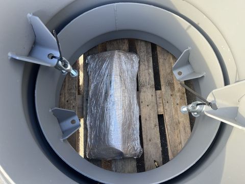 [3244-6722294-2.jpg]