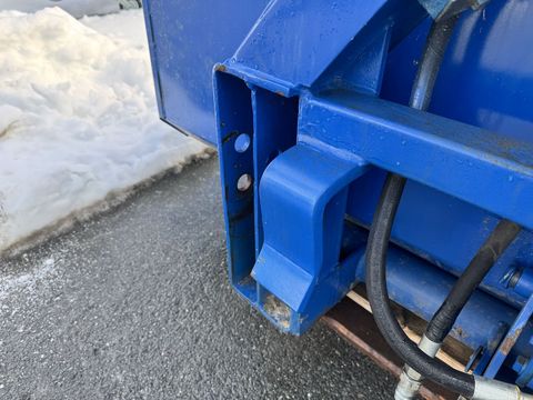 [3244-6743178-11.jpg]