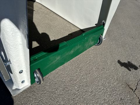 [3244-6757502-14.jpg]