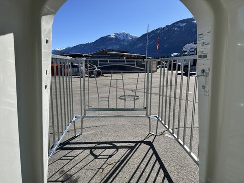 [3244-6757502-27.jpg]