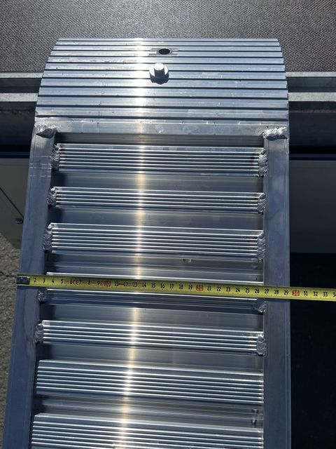 [3244-6757717-8.jpg]