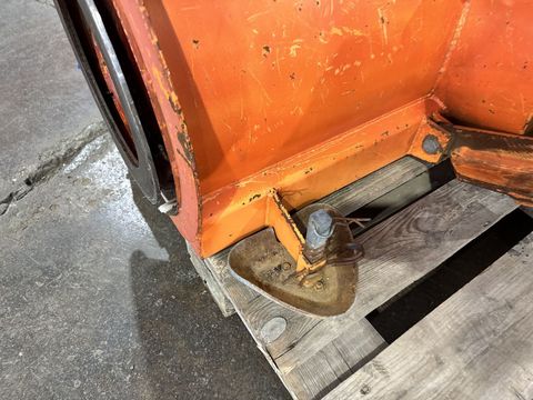 [3244-6857989-7.jpg]