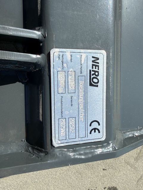 [3244-6879657-6.jpg]