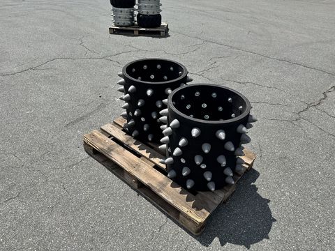 [3244-7341779-5.jpg]