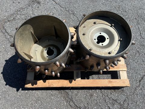 [3244-7470726-2.jpg]