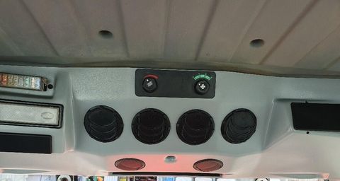 [3258-4697725-8.jpg]