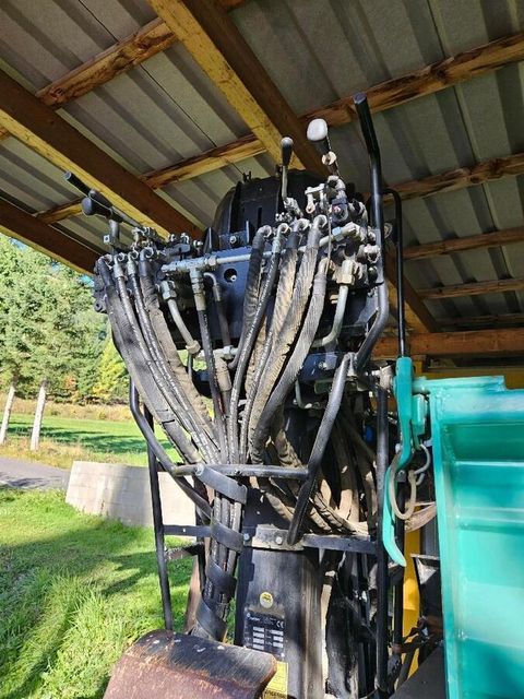 [3258-6506408-7.jpg]