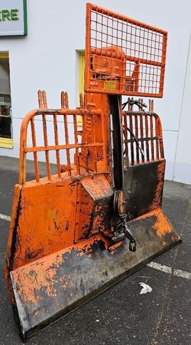 [3258-6546641-0_1.jpg]