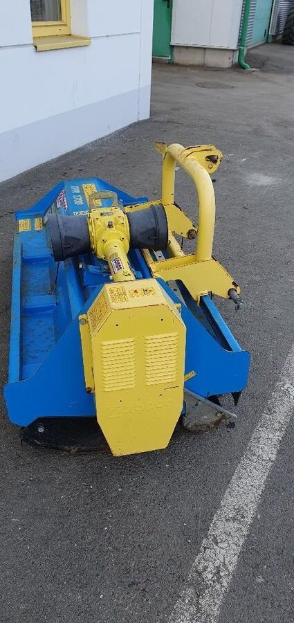 [3258-6712508-5.jpg]