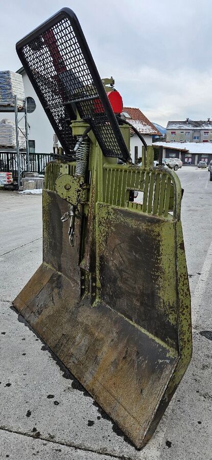 [3258-6769304-2.jpg]