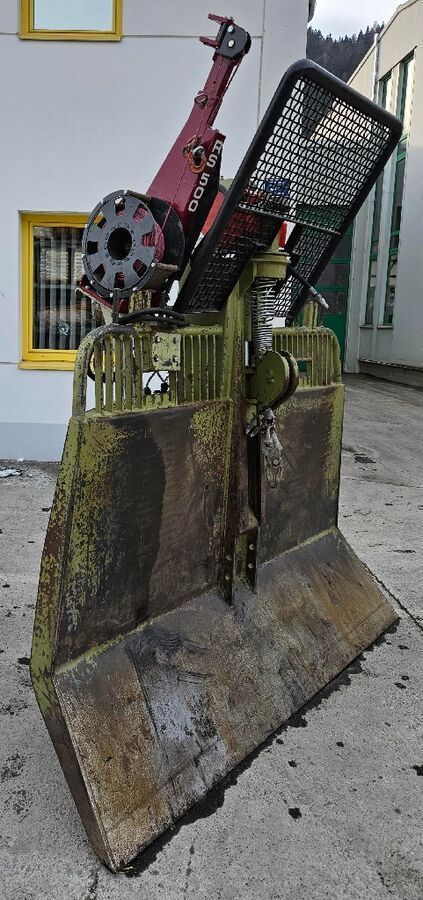 [3258-6769304-5.jpg]