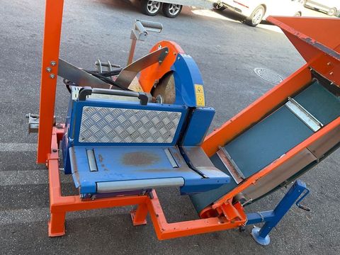 [3260-4883263-6.jpg]