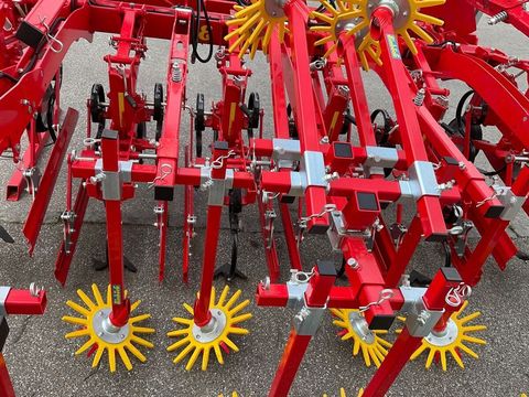 [3260-5735384-6.jpg]