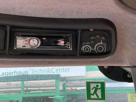 [3260-5767285-13.jpg]