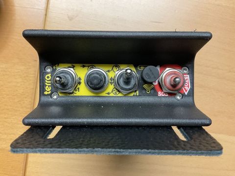 [3260-6660378-1.jpg]