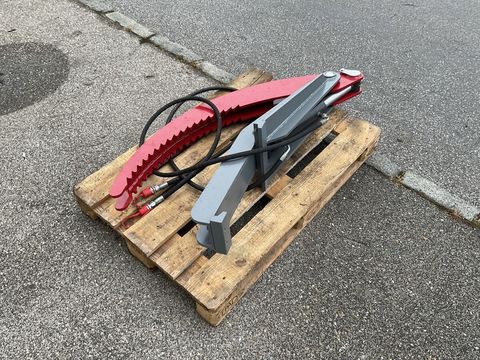 [3260-6750959-2.jpg]