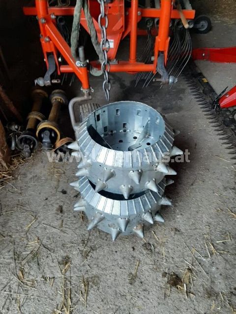 [3290-5705732-3.jpg]