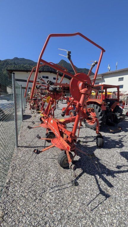 [3290-6458460-5.jpg]