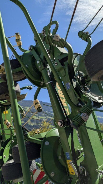 [3290-6458472-6.jpg]