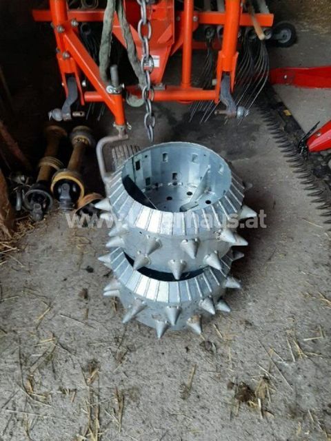 [3290-6495122-3.jpg]