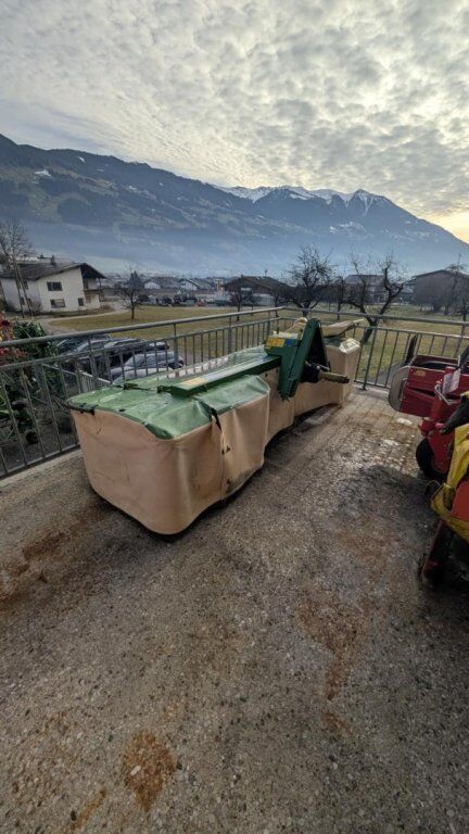 [3290-6538300-2.jpg]