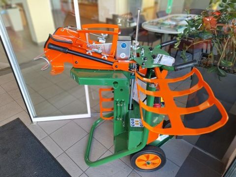 [3290-6875104-0.jpg]