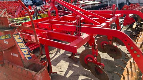 [3293-4151947-3.jpg]